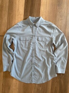 Chico's Button Down Shirt Women's Size 0 Light Blue 2-Pocket Blouse